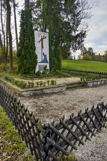 Monument commemorating the Iller accident, 15 soldiers drowned June 1957 near the Hirschdorf Iller bridge, near Kempten, Allgaeu, Bavaria, Germany, Europe