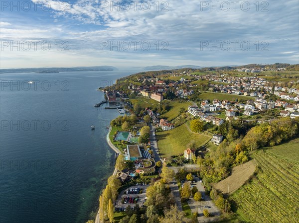 Town view of Meersburg with harbour and thermal baths, Lake Constance district, Baden-Wuerttemberg, Germany, Europe