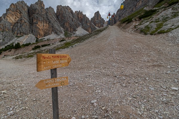 Gondola lift to Forcella Staunies, Monte Cristallo group, Dolomites, Italy, Monte Cristallo group, Dolomites, Italy, Europe