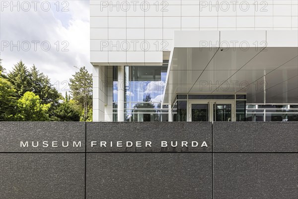 Museum Frieder Burda, exterior view, architecture Richard Meier, art museum in Baden-Baden, Baden-Wuerttemberg, Germany, Europe