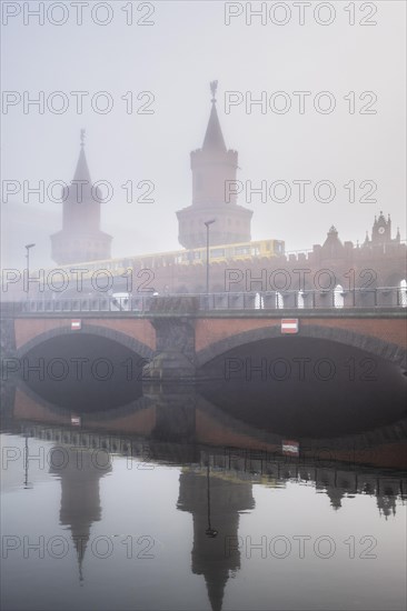 Oberbaum Bridge in the fog, Berlin, Germany, Europe