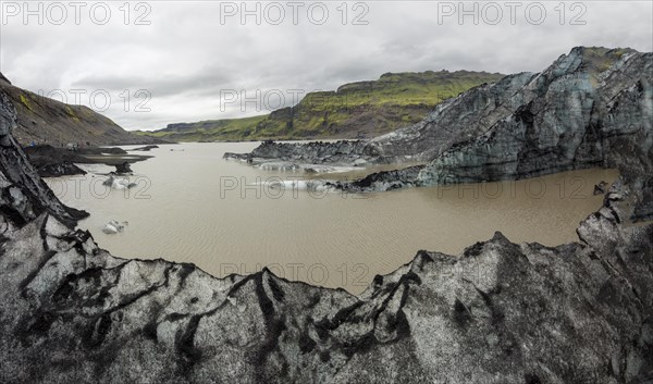 Glacier, glacier lagoon, Solheimajoekull, Solheimajoekull, glacier tongue of Myrdalsjoekull with inclusion of volcanic ash, near Ring Road, Suourland, South Iceland, Iceland, Europe