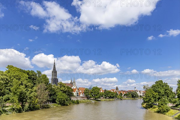 City view with Danube, Ulm Cathedral with Metzgerturm, the modern glass pyramid of the Central Library and buildings of the old town, Ulm, Baden-Wuerttemberg, Germany, Europe