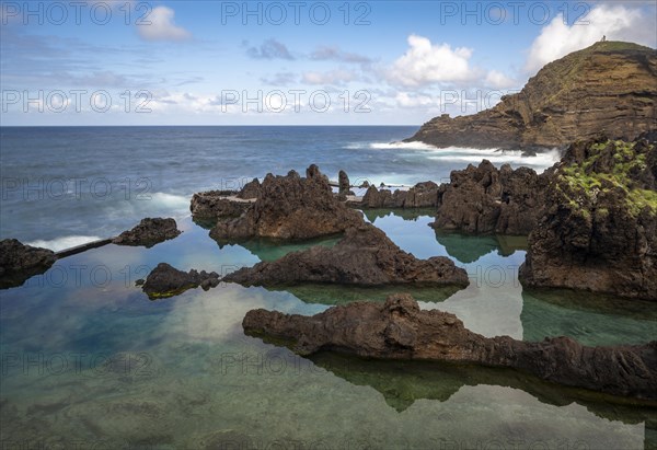 Natural volcanic rock pools, rocky coast, Piscinas Naturais Velhas, Porto Moniz, Madeira, Portugal, Europe