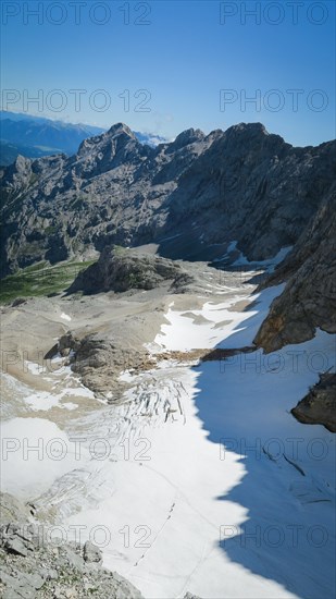 Amazing view of the mountain range and glacier from the trail. Zugspitze massif in the bavarian alps, Dolomites, Italy, Europe