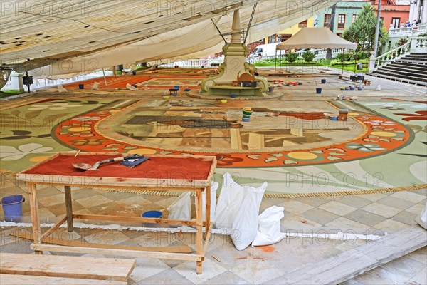 Artists create pictures from coloured sand, Plaza del Ayuntamiento, La Orotava, Tenerife, Canary Islands, Spain, Europe