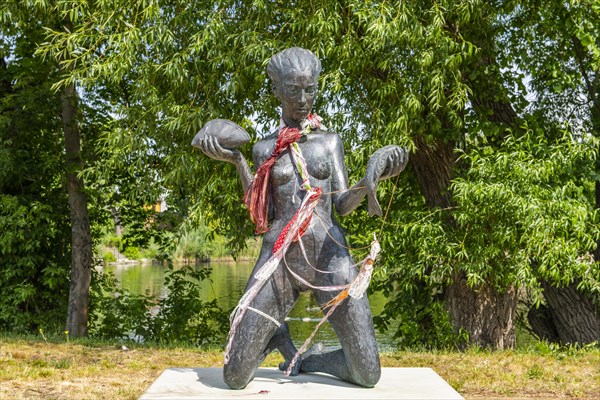 Sculpture Undine by the sculptors Heike Adner and Knuth Seim, Brandenburg an der Havel, Brandenburg, Germany, Europe