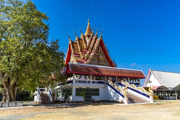 Wat Khao Daeng, Buddhist Temple, Khao Sam Roi Yot National Park, Prachuap Khiri Khan Province, Thailand, Asia