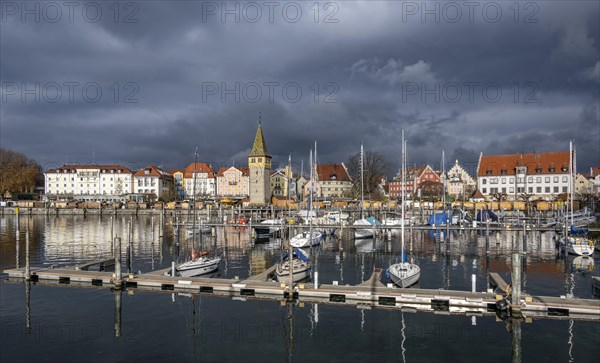 Sailboats in the harbour, harbour promenade with Mangturm, reflected in the lake, harbour, Lindau Island, Lake Constance, Bavaria, Germany, Europe