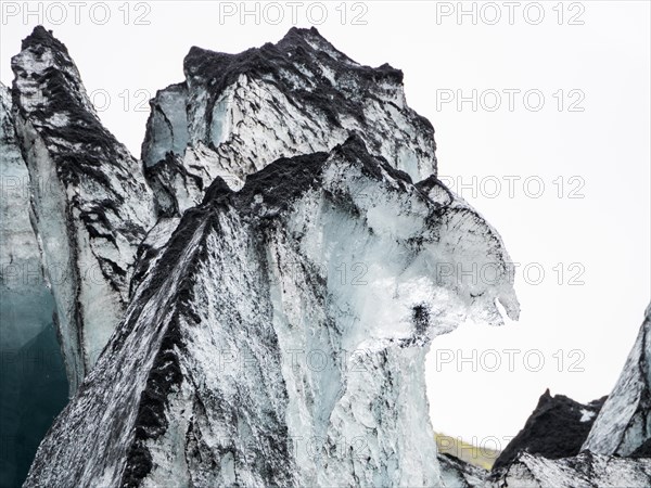 Glacier, Solheimajoekull, Solheimajoekull, glacier tongue of Myrdalsjoekull with inclusion of volcanic ash, near Ring Road, Suourland, South Iceland, Iceland, Europe