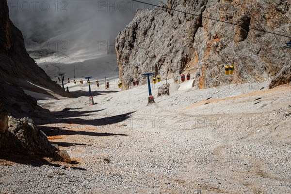 Gondola lift to Forcella Staunies, Monte Cristallo group, Dolomites, Italy, Dolomites, Italy, Europe