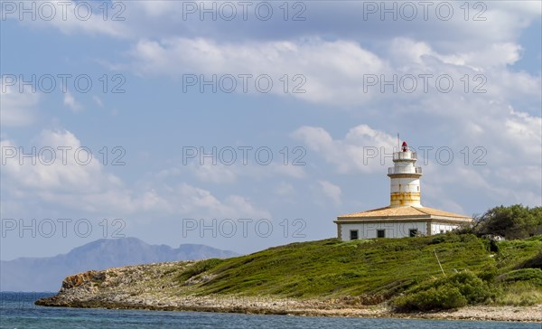 Lighthouse on the island of Alcanada, Majorca, Balearic Islands, Spain, Europe
