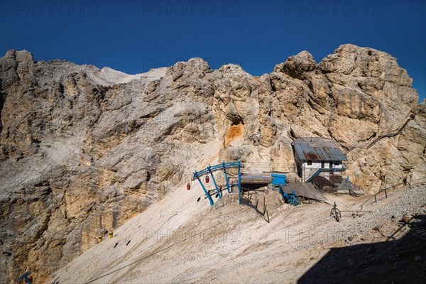 Gondola lift to Forcella Staunies, Monte Cristallo group, Dolomites, Italy, Dolomites, Italy, Europe