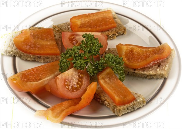 Slices, bread, fitness bread, thin butter, peppers, tomatoes, parsley, breakfast, meal, nutrition, food