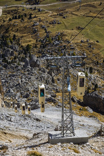 Gondola from the Sella Pass to the Sassolungo Pass, Dolomites, South Tyrol, Italy, Europe