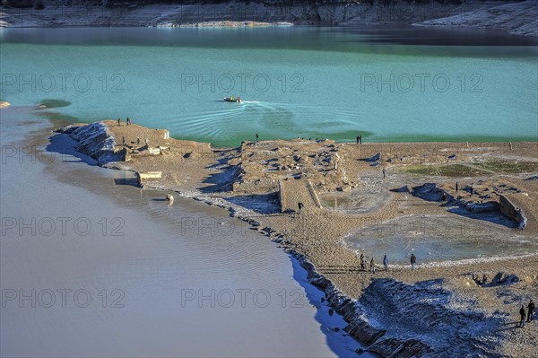 Sylvenstein reservoir, partially drained with foundation walls of old buildings, Bavaria, Germany, Europe