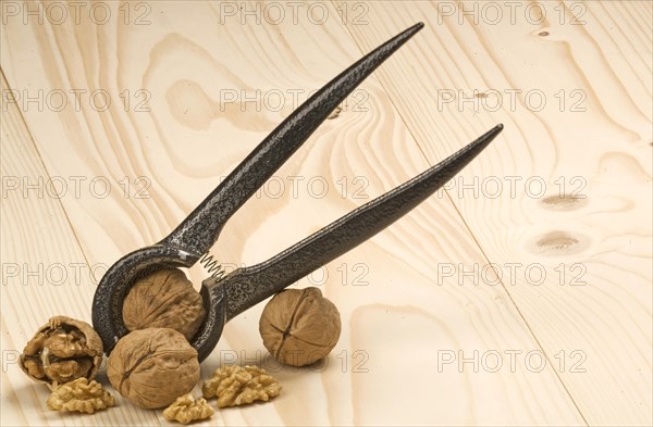 Walnuts unshelled, Food, Nutrition, Nutcracker