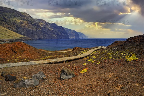 The Los Gigantes cliff near Faro de Teno, thunderclouds, Buenovista, Tenerife, Spain, Europe