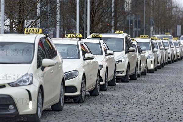 Many taxis queue up, waiting in line at the taxi stand, Messe, Munich, Upper Bavaria, Bavaria, Germany, Europe