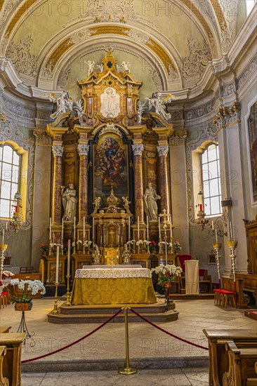 The Baroque altar of St James Church, Cortina dAmpezzo, Dolomites, South Tyrol, Italy, Europe