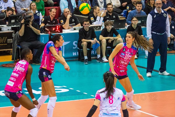 Caterina BOSETTI with a volley