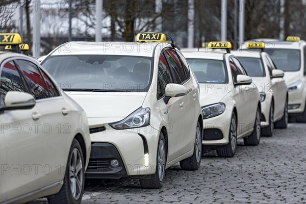 Many taxis queue up, waiting in line at the taxi stand, Messe, Munich, Upper Bavaria, Bavaria, Germany, Europe