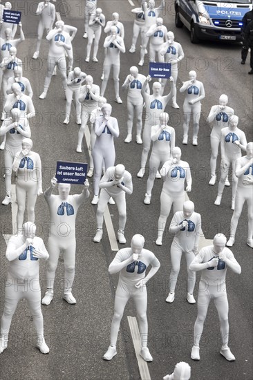 Protest of the environmental organisation Greenpeace, on the Bundesstrasse 14 40 activists demand better air quality, the Neckartor is considered the most polluted street in Germany with high levels of particulate matter, climate change, Stuttgart Baden-Wuerttemberg, Germany, Europe