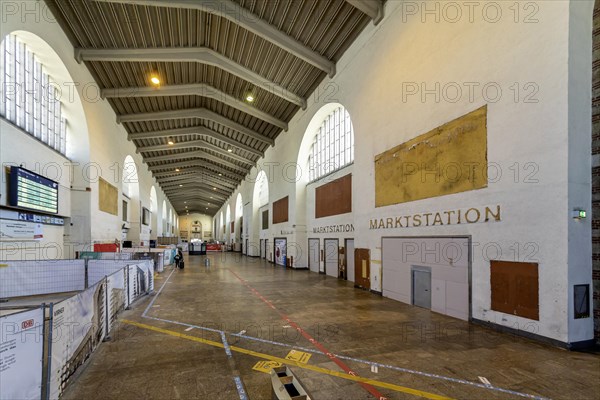 Main railway station in front of general renovation, the Bonatz building, a protected monument, is undergoing general renovation. The interior is still reminiscent of its former function, Stuttgart, Baden-Wuerttemberg, Germany, Europe