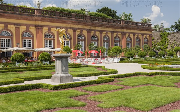 Weilburg Renaissance Castle, built 1533, 1572, lower orangery with fruit espaliers, Weilburg an der Lahn, Hesse, Germany, Europe