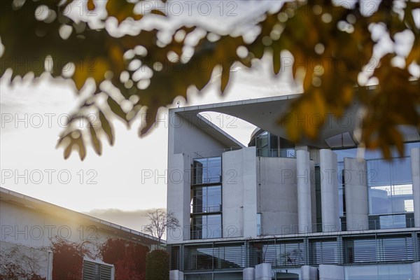 An exterior view of the Federal Chancellery in autumn in the evening sun. Berlin, Berlin, Germany, Europe