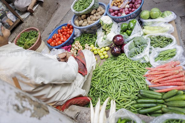 Vegetables being sold on the street from the old city Chandni Chowk in New Delhi, Dec 05, 2022., New Delhi, India, Asia