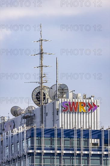 Suedwestrundfunk SWR, broadcasting centre in Neckerstrasse, exterior view with antennas and logo, Stuttgart, Baden-Wuerttemberg, Germany, Europe