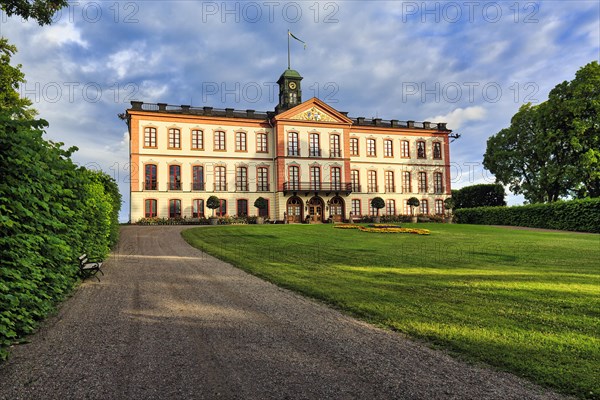 Tullgarn Castle, official royal castle Tullgarns Slott, summer residence, evening light, Trosa, Soedertaelje, Soedermanland, Sweden, Europe