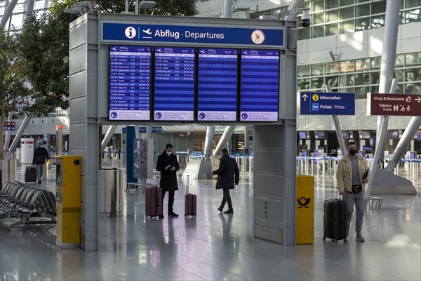 Duesseldorf Airport, DUS, departure hall, terminal, display board, Airport International in lockdown during Corona crisis, hardly any traffic and only few departure connections due to travel restrictions, Duesseldorf, North Rhine-Westphalia, Germany, Europe