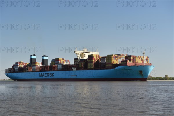 Container ship Maersk on the Elbe near Hamburg, Schleswig-Holstein, Germany, Europe