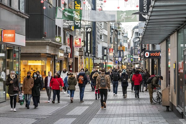 Pre-Christmas period in the pedestrian zone Hohe Strasse in Cologne, colourful hustle and bustle during Advent, Cologne, North Rhine-Westphalia, Germany, Europe