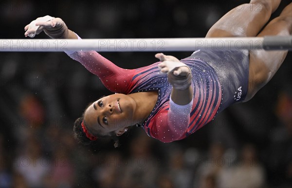 Zoe Miller USA uneven bars, EnBW DTB Cup, artistic gymnastics, gymnastics, Porsche Arena, Stuttgart, Baden-Wuerttemberg, Germany, Europe