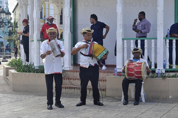 Musicians of the local dance group for tourists, in the Parque Independenzia in the Centro Historico, Old Town of Puerto Plata, Dominican Republic, Caribbean, Central America