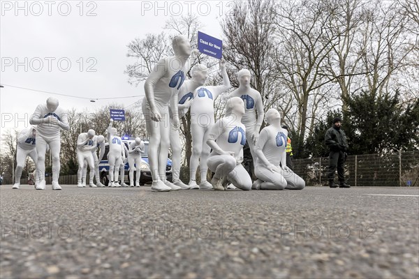 Protest of the environmental organisation Greenpeace, on the Bundesstrasse 14 40 activists demand better air quality, the Neckartor is considered the most polluted street in Germany with high levels of particulate matter, climate change, Stuttgart Baden-Wuerttemberg, Germany, Europe