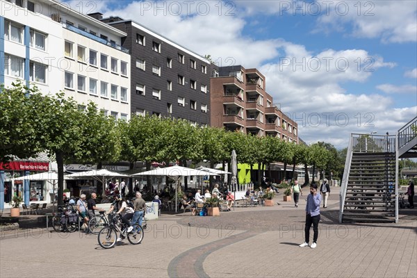 Pedestrian zone at Kurt-Schumacher-Platz, Muelheim an der Ruhr, North Rhine-Westphalia, North Rhine-Westphalia, Germany, Europe