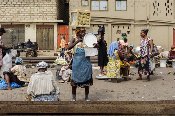 Street scene on the sidelines of the Kantamanto second-hand textile market in Ghana, Accra, 21.02.2023., Accra, Ghana, Africa
