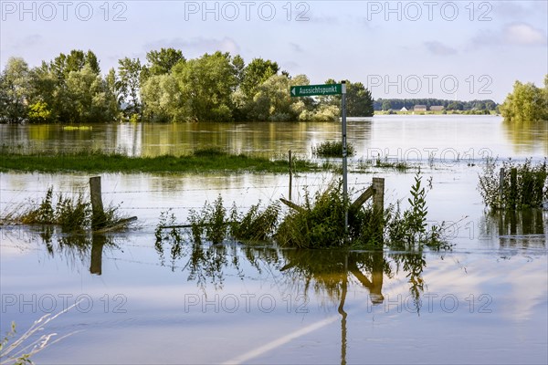 Flooding after heavy rain in North Rhine-Westphalia in the nature reserve at the Grietherorter and Bienener Altrhein, Rees, North Rhine-Westphalia, Germany, Europe