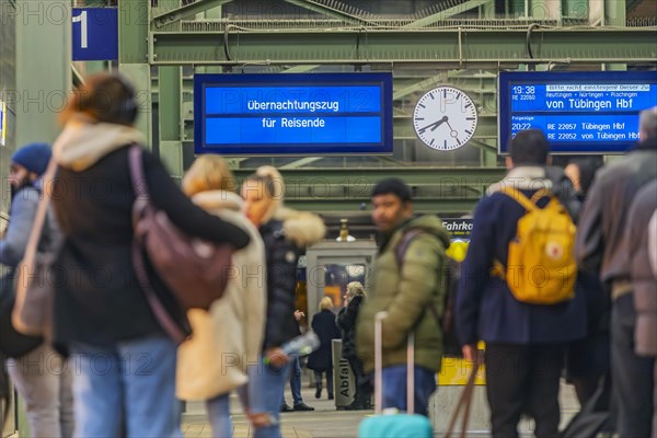 Sleeping train for stranded rail passengers, after train cancellations due to bad weather, travellers can spend the night in the station, platform main station, Stuttgart, Baden-Wuerttemberg, Germany, Europe