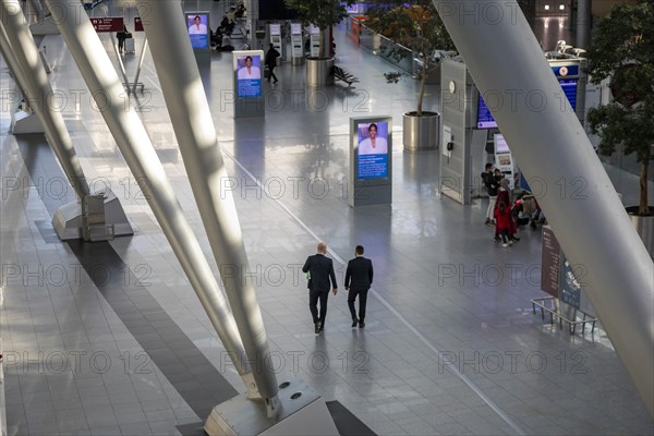 Duesseldorf Airport, DUS, departure hall, terminal, Airport International in lockdown during Corona crisis, hardly any travel and only few departure connections due to travel restrictions, Duesseldorf, North Rhine-Westphalia, Germany, Europe