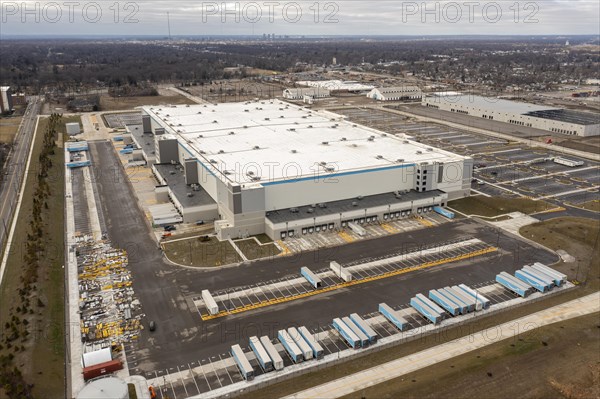 Detroit, Michigan USA, 7 January 2023, A newly-built $400 million Amazon fulfillment center, the largest in Michigan, remains idle as Amazon announced plans to lay off 18, 000 workers as the national economy softens. The warehouse, on the site of the former Michigan State Fairgrounds, was intended to open in 2022, employing 1, 200 workers, but its opening has been delayed at least a year