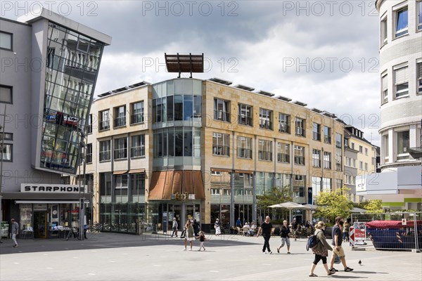 Car-free city centre Muelheim an der Ruhr, intersection Schlossstrasse and Viktoriastrasse, Muelheim an der Ruhr, North Rhine-Westphalia, North Rhine-Westphalia, Germany, Europe