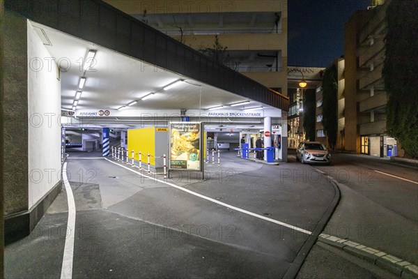 Entrance to Brueckenstrasse multi-storey car park in the centre, Cologne, North Rhine-Westphalia, Germany, Europe