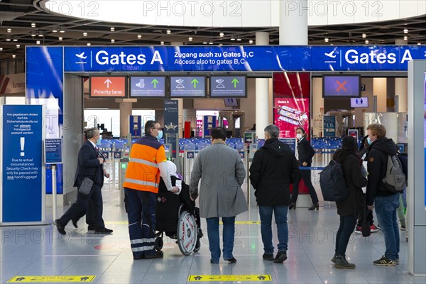 Duesseldorf Airport, DUS, departure hall, terminal, Airport International in lockdown during Corona crisis, hardly any travel and only few departure connections due to travel restrictions, Duesseldorf, North Rhine-Westphalia, Germany, Europe