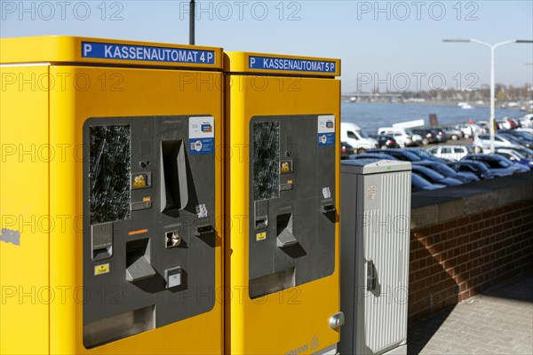 Automatic pay station for parking fees, parking on the Rhine under the Oberkassel Bridge, Duesseldorf, North Rhine-Westphalia, Germany, Europe