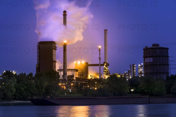 Huettenwerke Krupp Mannesmann, HKM, steam cloud coking plant, gas flare, Rhine, night shot, Duisburg, North Rhine-Westphalia, North Rhine-Westphalia, Germany, Europe